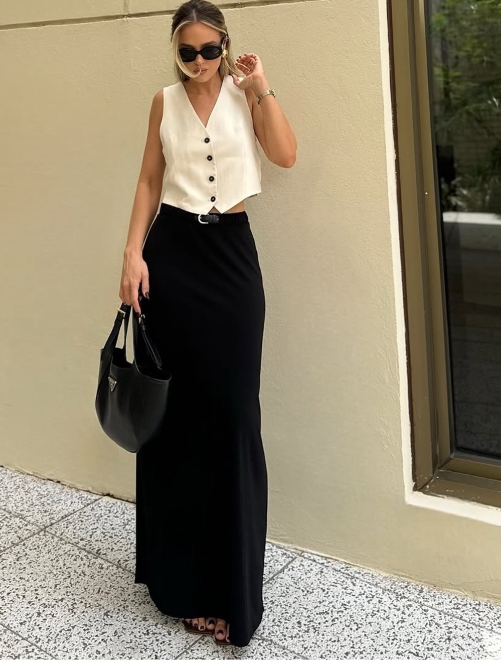 VIRAL NEW ZARA MAXI ELEGANT SKIRT WITH ZIPPER CLOSURE
🚨NO DISCOUNT ON THIS SKIRT - Picture 2 of 16